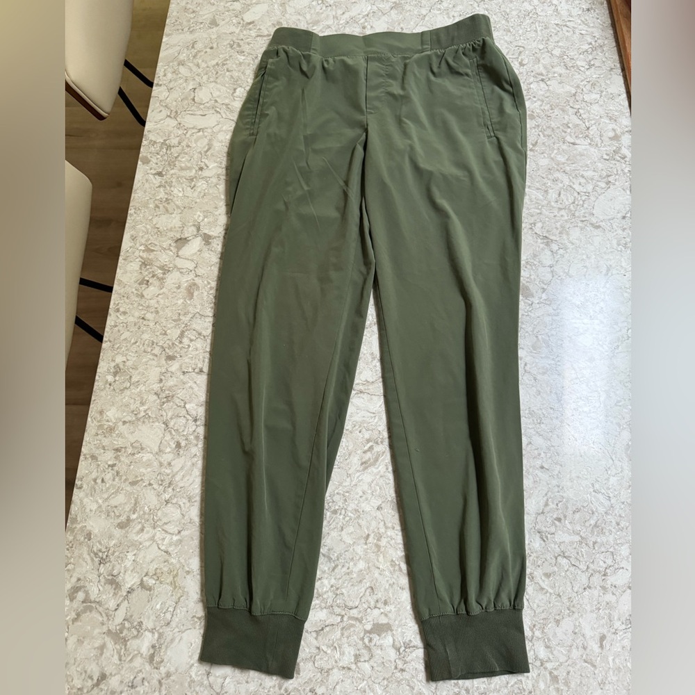 Banana Republic Ankle Jogger - Size Small